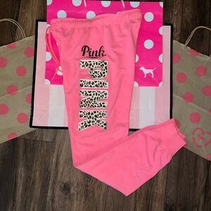 VS PINK Size XS HTF Cheetah Print Logo Hot Pink Joggers.